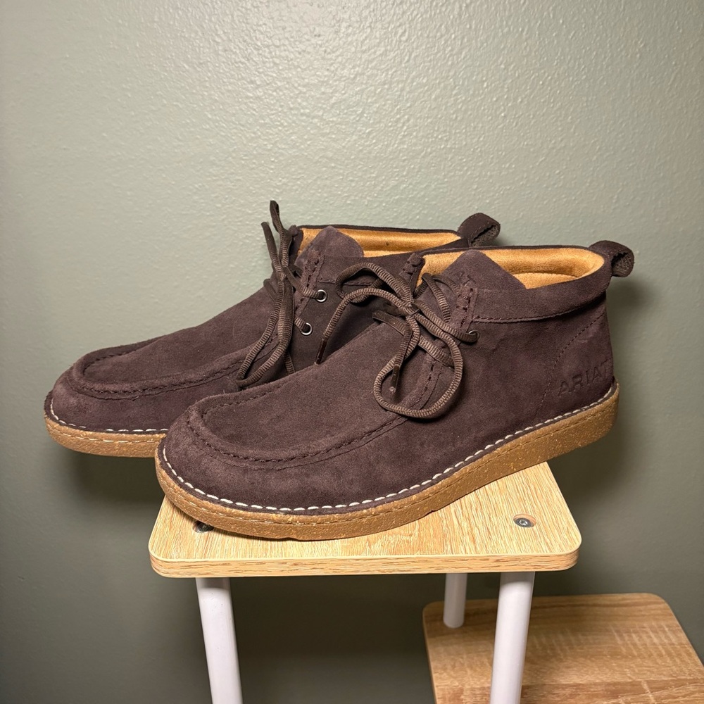 Ariat Clean Country Suede Sneaker Boot Moccasin Toe Size 11.5 Fudge Brown